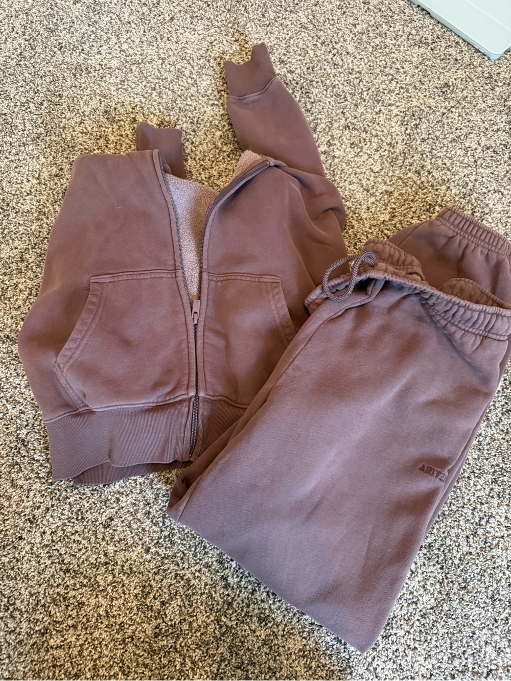 Aritzia zip up sweatset | plum